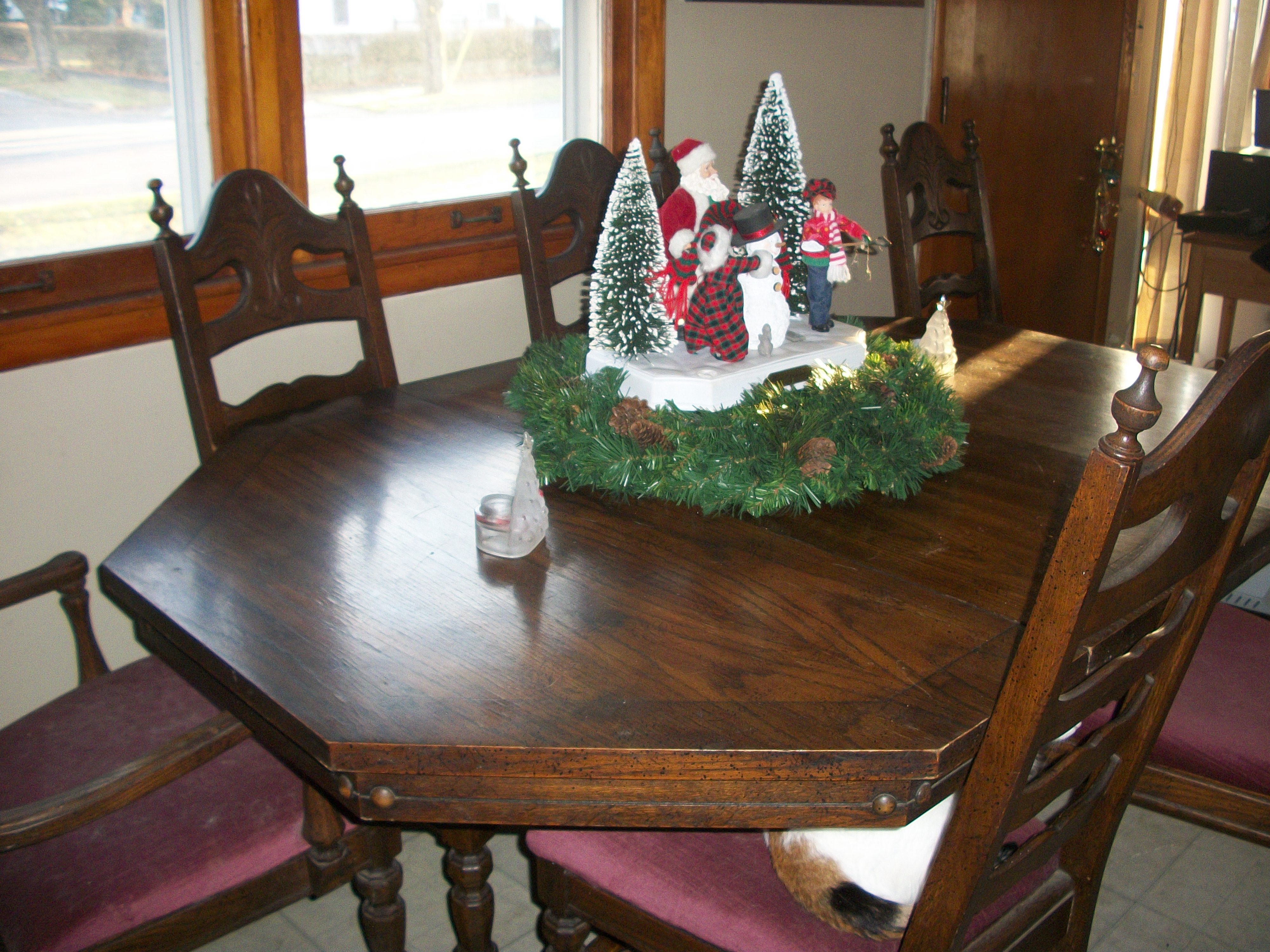 Dining room Set Made by American Furniture Co in Martinsville VA